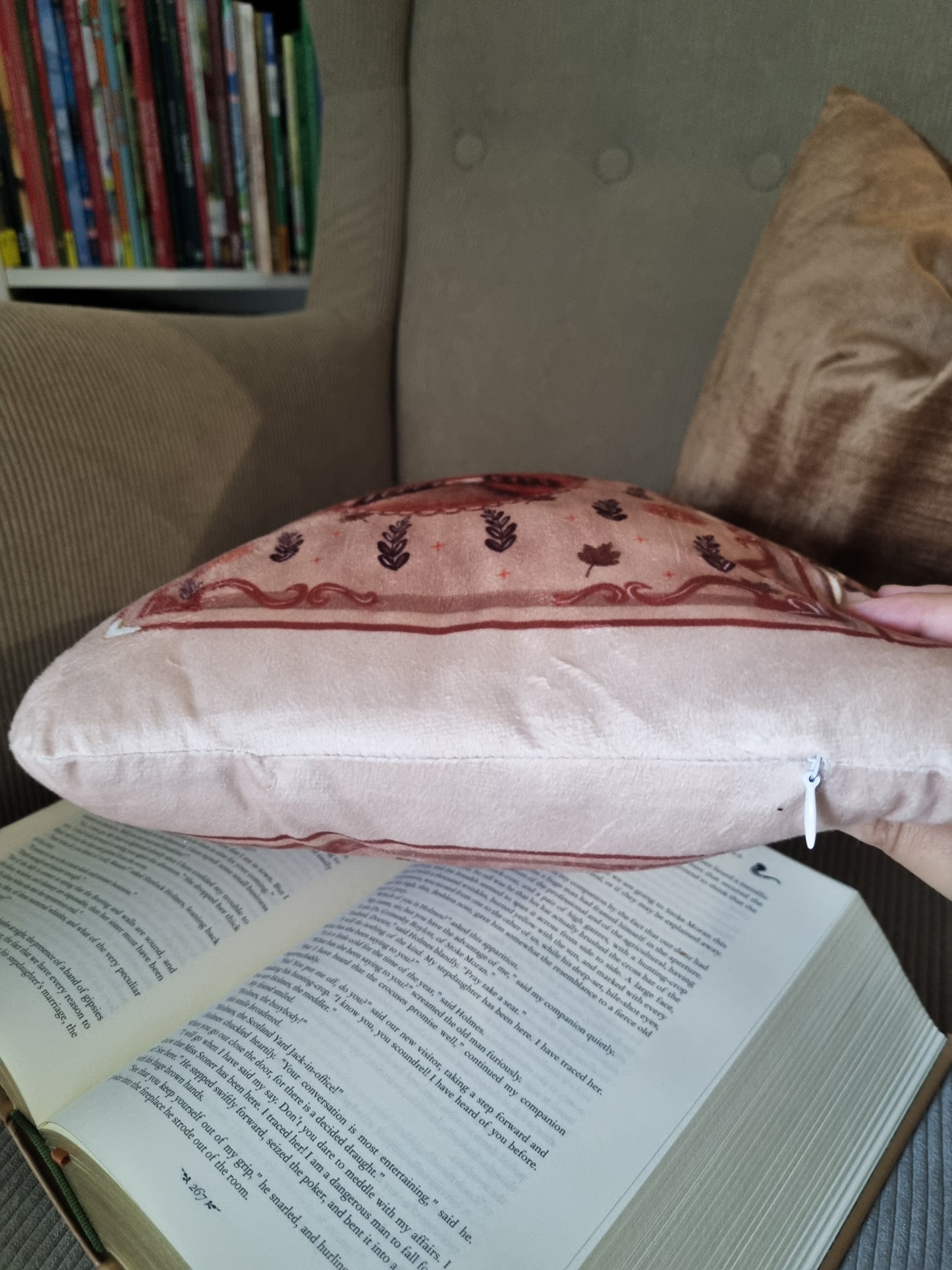 Coussin illustré Autumn Reader