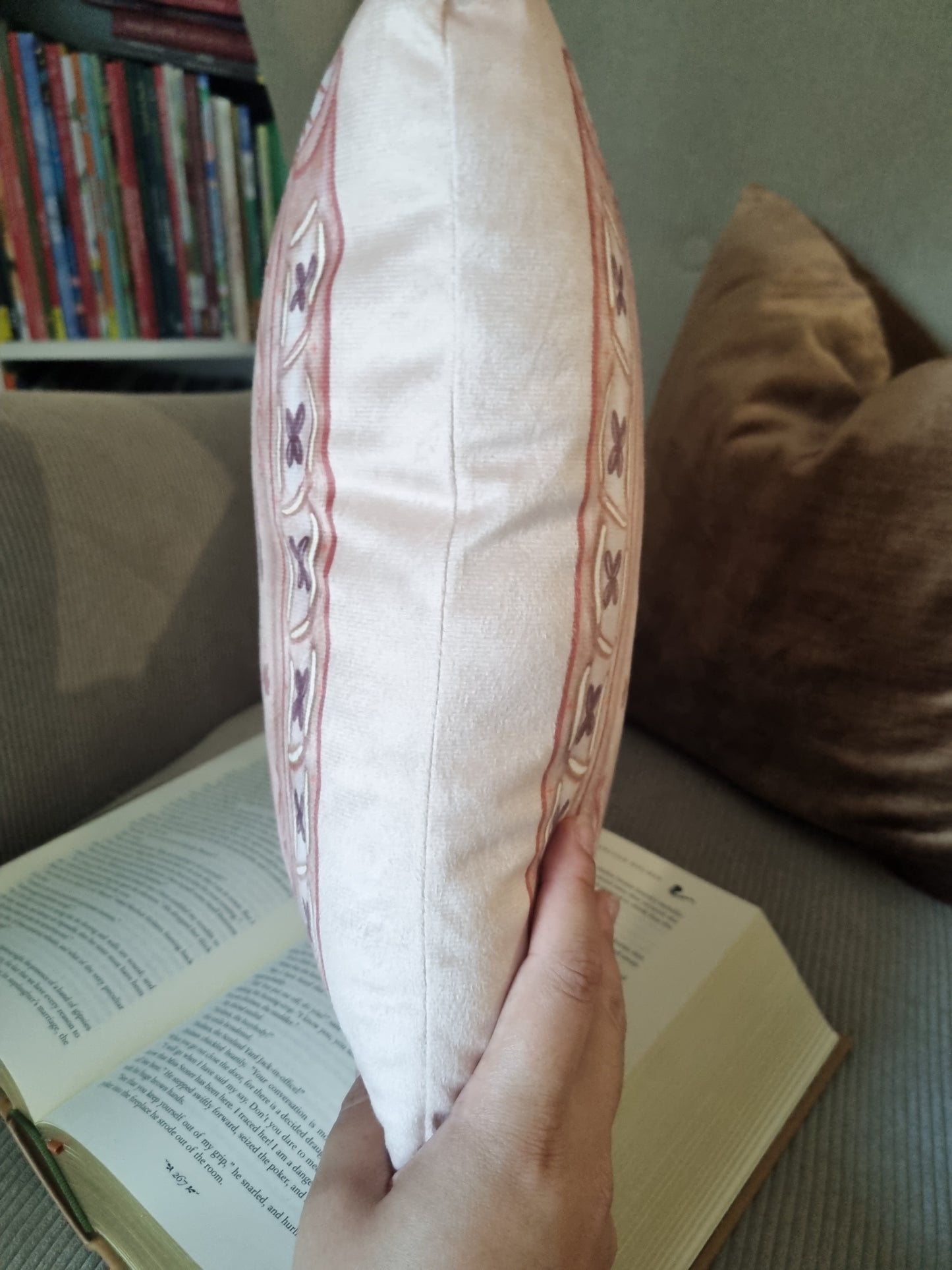 Coussin illustré Autumn Reader