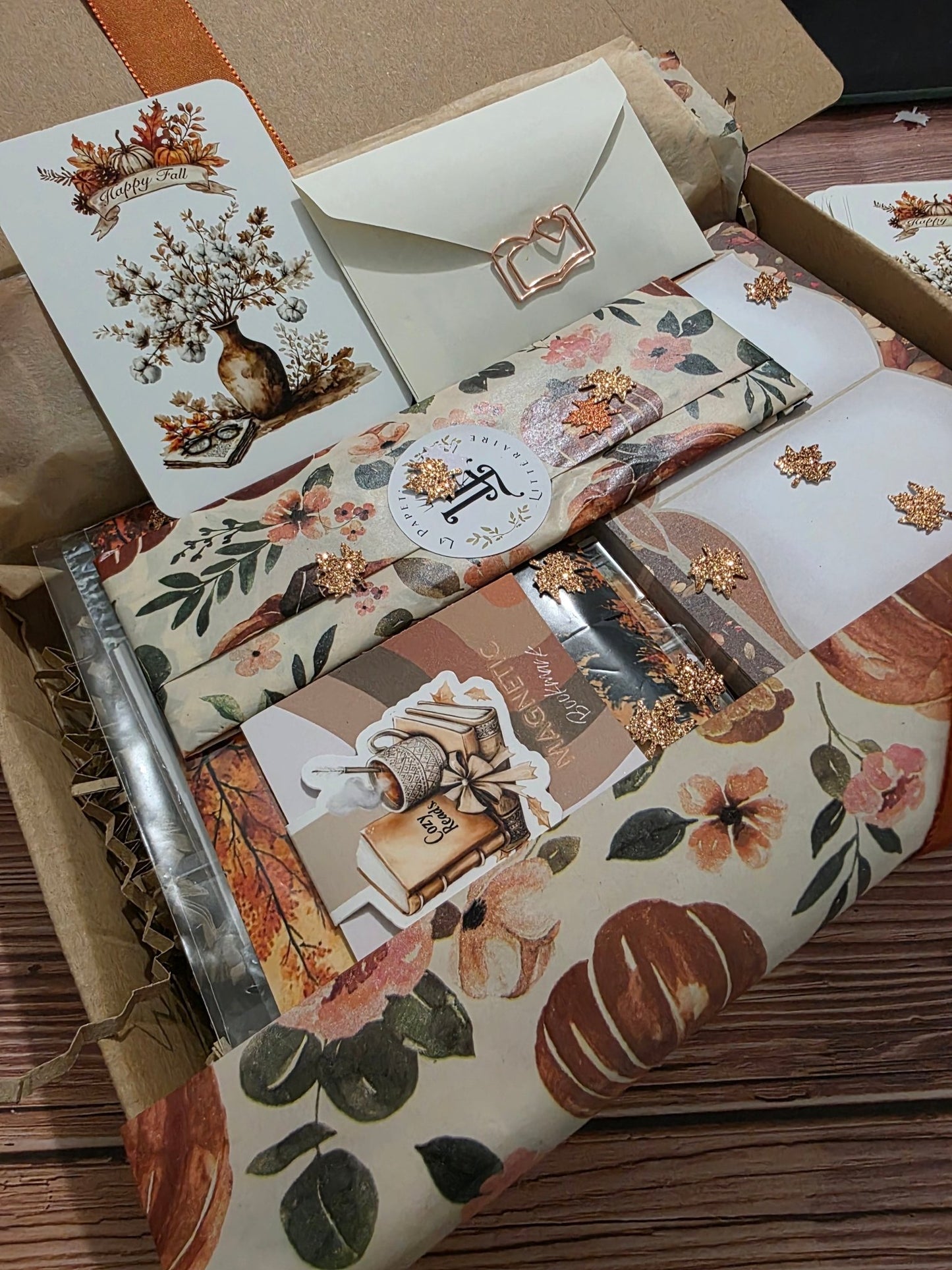 Box découverte Mystère d’Automne – Papeterie littéraire surprise et cosy - La Papet' Littéraire