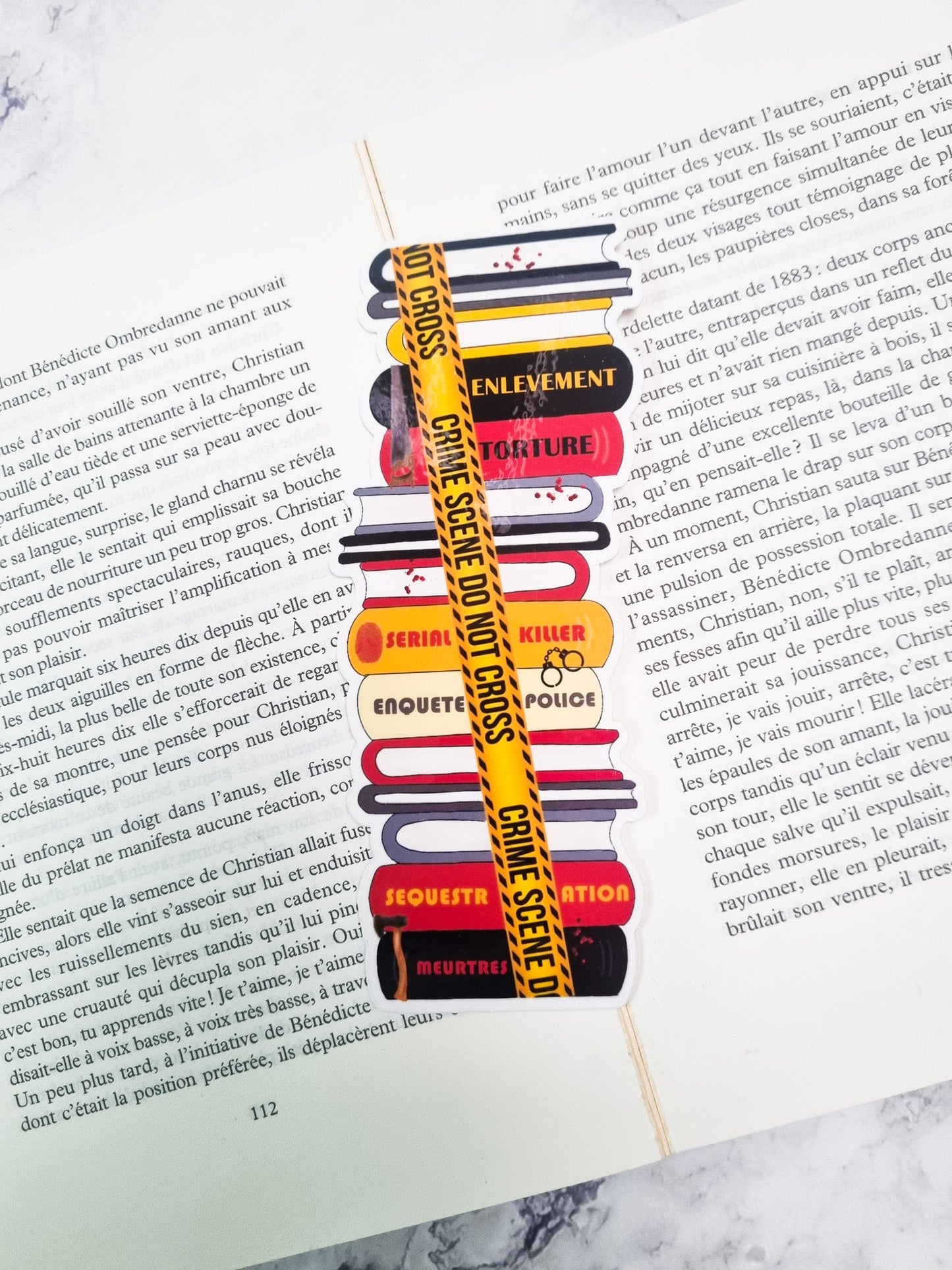 Marque - page pile de livres - Scène de crime - La Papet' Littéraire