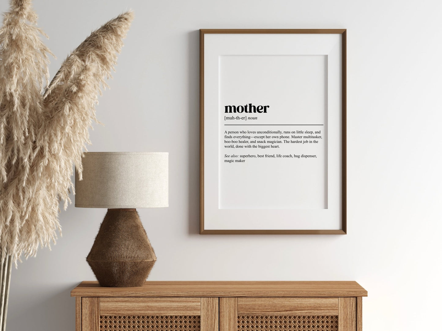 Affiches digitales Fête des Mères – Pack de 4 définitions (“Mom”, “Mum”, “Mother”, “Motherhood”) – Design minimaliste A4 et A5 - La Papet' Littéraire