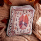 Coussin livre illustré Autumn Reader - La Papet' Littéraire
