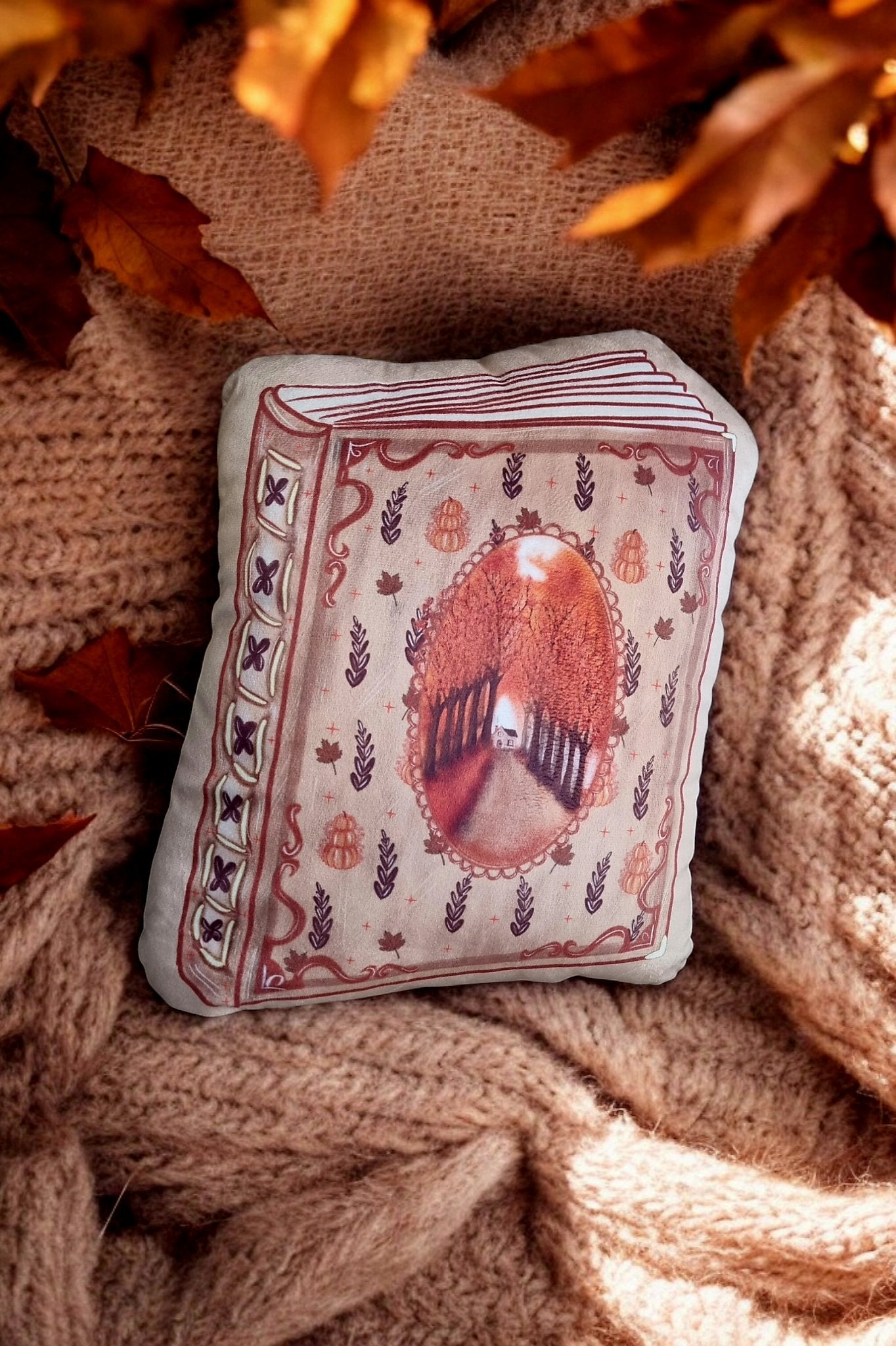 Coussin livre illustré Autumn Reader - La Papet' Littéraire