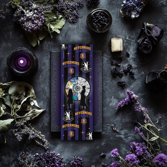 Marque - page Wednesday Addams – Nevermore Academy vitrail gothique - La Papet' Littéraire