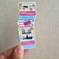 Stickers Piles de livres : Bridgerton, Anne de Green Gables, Outlander, Gilmore Girls, Friends - La Papet' Littéraire