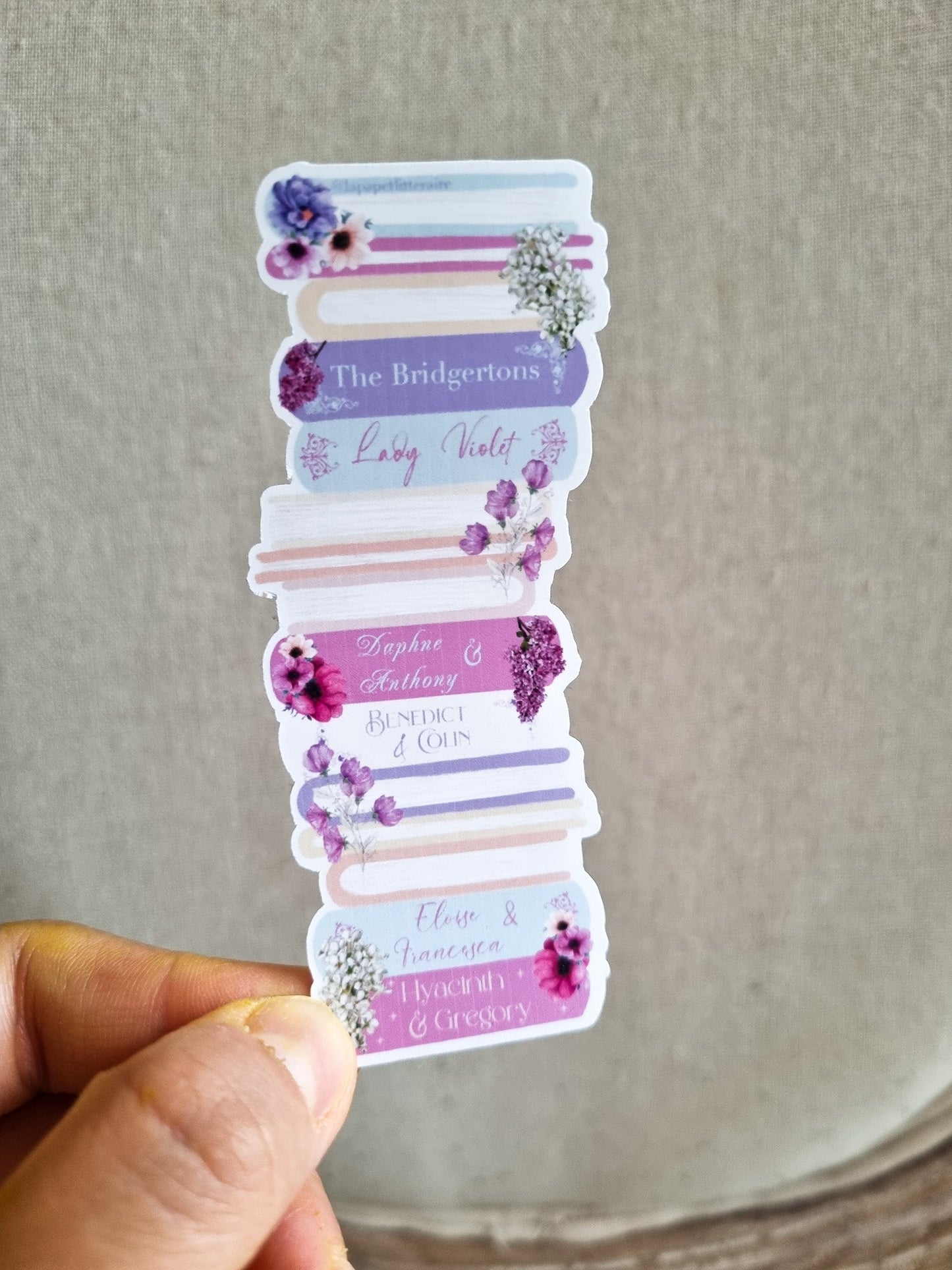 Stickers Piles de livres : Bridgerton, Anne de Green Gables, Outlander, Gilmore Girls, Friends - La Papet' Littéraire
