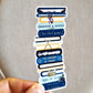 Stickers Piles de livres : Bridgerton, Anne de Green Gables, Outlander, Gilmore Girls, Friends - La Papet' Littéraire